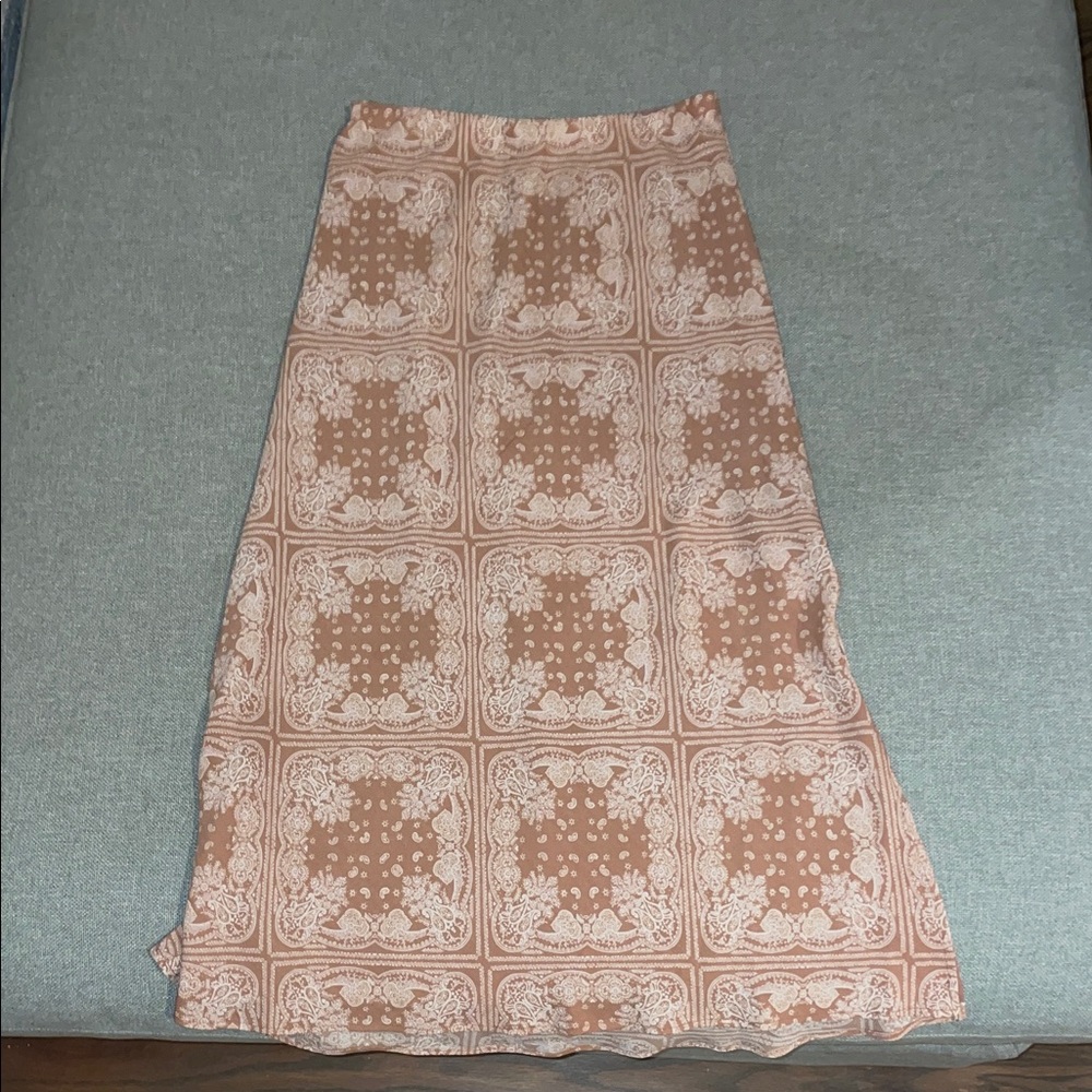 bp Cream and White Tile-Print Maxi Skirt